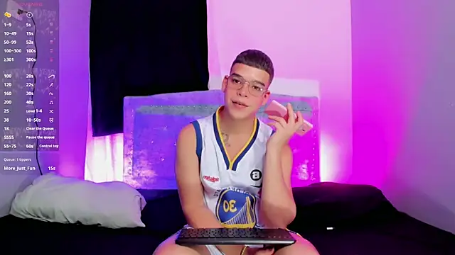 alex boyy online show from 10/12/25, 11:09