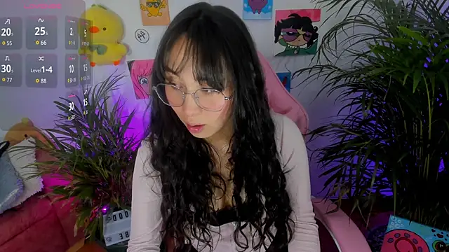 Snapshot of aiko_o0 chatting on 12/14/25, 01:00 aiko o0 online show from 12/14/25, 01:00