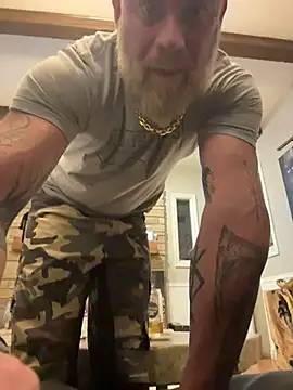 Snapshot of Muscledick40 chatting on 02/07/26, 09:02 Muscledick40 online show from 02/07/26, 09:02