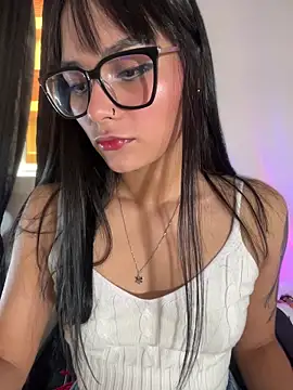 AlannaDollx online show from 11/19/25, 02:06