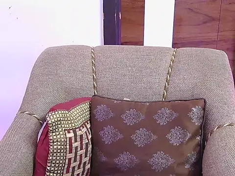 cute zaraa online show from 11/27/25, 04:47