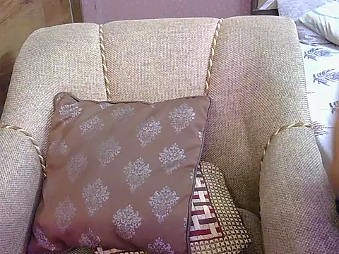 cute zaraa online show from 12/18/25, 05:13