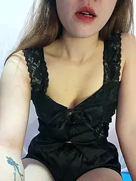 LylyCii6969 online show from 12/15/25, 11:31