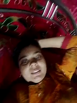 ayesha0001122 online show from 10/17/25, 03:53