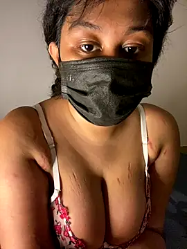 Snapshot of Monica__Bellucci__ chatting on 11/14/25, 02:38 Monica Bellucci online show from 11/14/25, 02:38