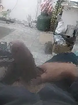 Snapshot of Jamasssss chatting on 12/04/25, 02:43 Jamasssss online show from 12/04/25, 02:43