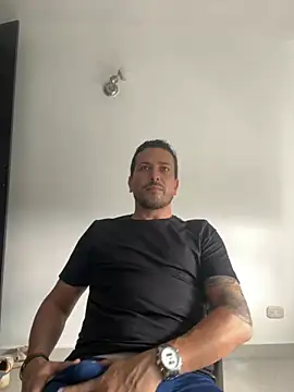 Snapshot of JX7NOVA chatting on 11/04/25, 05:23 JX7NOVA online show from 11/04/25, 05:23