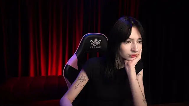 Snapshot of Trix_Void chatting on 10/07/25, 07:49 Trix Void online show from 10/07/25, 07:49