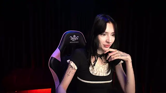 Snapshot of Trix_Void chatting on 10/08/25, 06:33 Trix Void online show from 10/08/25, 06:33