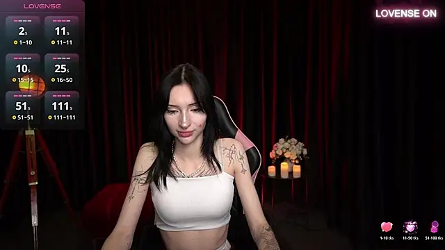 Snapshot of Trix_Void chatting on 10/17/25, 09:01 Trix Void online show from 10/17/25, 09:01