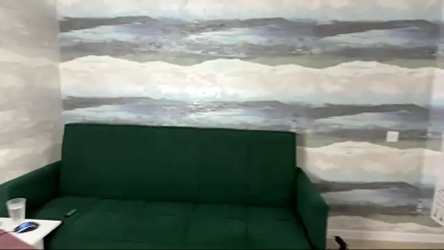 Snapshot of SunnySprinkle chatting on 10/22/25, 11:43 SunnySprinkle online show from 10/22/25, 11:43