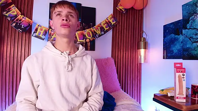 Snapshot of JackFrosst chatting on 10/24/25, 12:23 JackFrosst online show from 10/24/25, 12:23