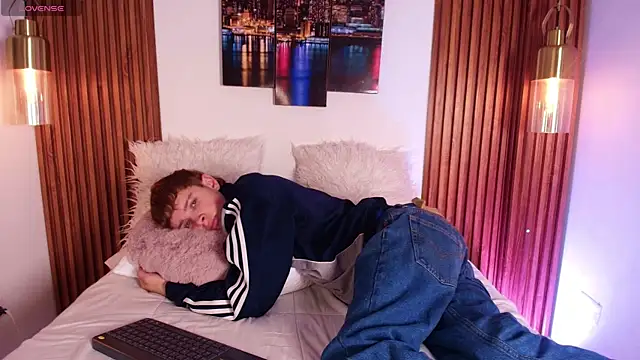 Snapshot of JackFrosst chatting on 11/13/25, 12:26 JackFrosst online show from 11/13/25, 12:26