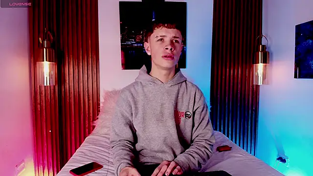 Snapshot of JackFrosst chatting on 11/15/25, 12:02 JackFrosst online show from 11/15/25, 12:02