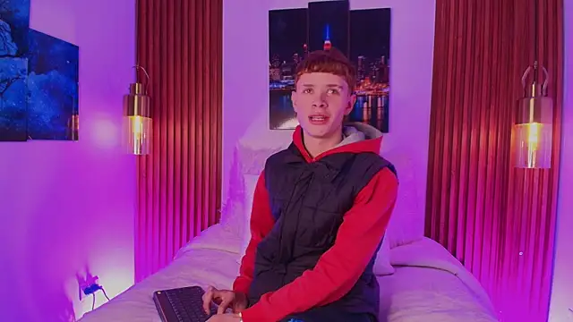 Snapshot of JackFrosst chatting on 11/19/25, 12:38 JackFrosst online show from 11/19/25, 12:38