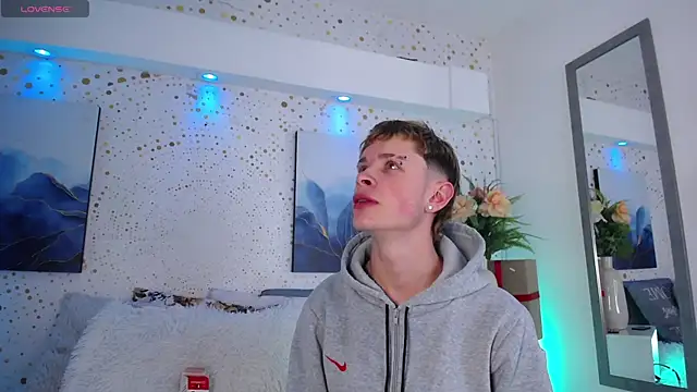 Snapshot of JackFrosst chatting on 01/11/26, 12:21 JackFrosst online show from 01/11/26, 12:21