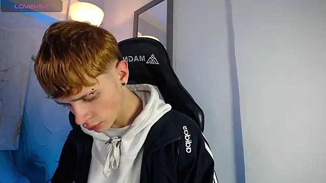 Snapshot of JackFrosst chatting on 03/31/26, 01:33 JackFrosst online show from 03/31/26, 01:33