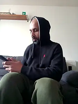 T1T012 online show from 02/01/26, 03:10