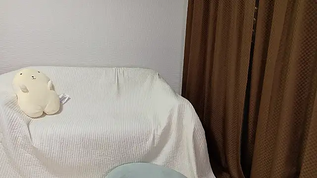 Snapshot of mio_k1 chatting on 10/29/25, 11:12 mio k1 online show from 10/29/25, 11:12