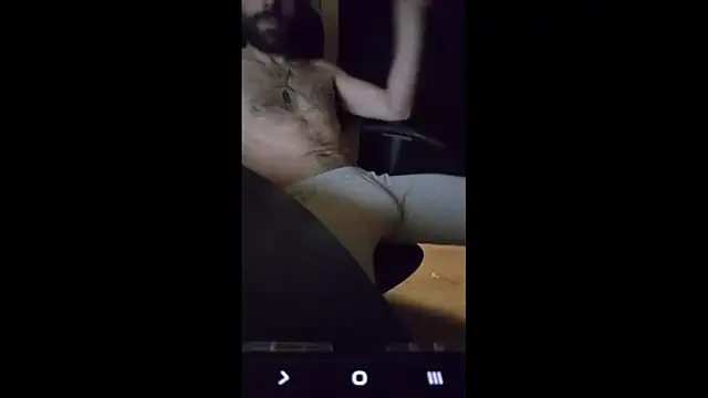 Snapshot of Liroow chatting on 03/24/26, 08:03 Liroow online show from 03/24/26, 08:03