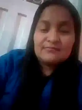 Snapshot of lucia00xx chatting on 10/23/25, 10:52 lucia00xx online show from 10/23/25, 10:52