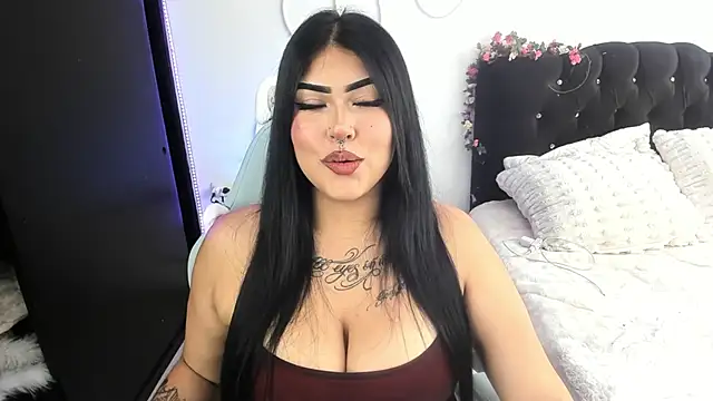 hollycute   online show from 04/09/26, 06:46