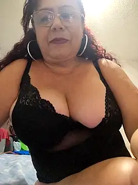 Snapshot of Kamila70 chatting on 11/28/25, 05:54 Kamila70 online show from 11/28/25, 05:54