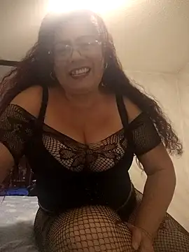 Snapshot of Kamila70 chatting on 12/16/25, 02:38 Kamila70 online show from 12/16/25, 02:38