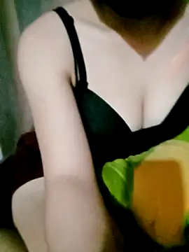 Snapshot of Lyly69699 chatting on 10/07/25, 02:14 Lyly69699 online show from 10/07/25, 02:14