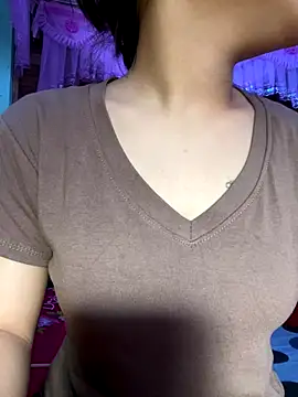 Snapshot of Lyly69699 chatting on 11/14/25, 07:29 Lyly69699 online show from 11/14/25, 07:29