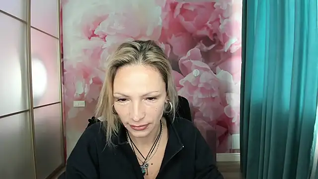 AlinaMoor online show from 10/21/25, 05:41