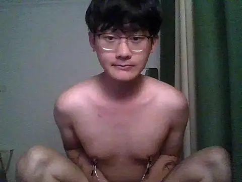 Snapshot of iambennet chatting on 10/11/25, 10:47 iambennet online show from 10/11/25, 10:47