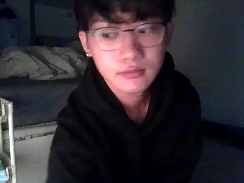 Snapshot of iambennet chatting on 10/19/25, 05:41 iambennet online show from 10/19/25, 05:41