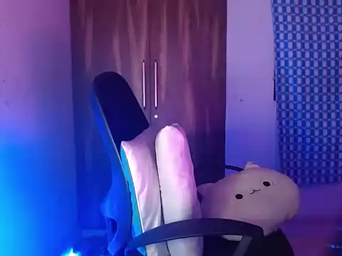 Snapshot of Roiseeee chatting on 02/27/26, 04:45 Roiseeee online show from 02/27/26, 04:45