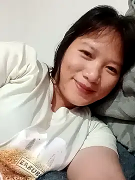 TrangNemo online show from 10/11/25, 02:04