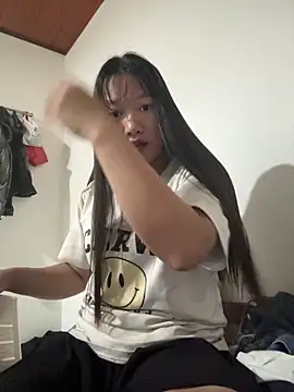 TrangNemo online show from 10/16/25, 12:55