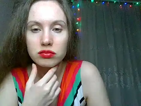 Snapshot of Lynirina chatting on 05/25/26, 11:11 Lynirina online show from 05/25/26, 11:11