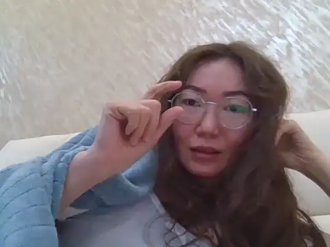 Snapshot of Ysolena chatting on 02/16/26, 07:21 Ysolena online show from 02/16/26, 07:21