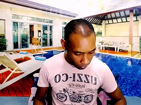 Snapshot of IndianMagicMike chatting on 10/26/25, 04:24 IndianMagicMike online show from 10/26/25, 04:24