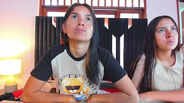 Sofy and Mia online show from 10/29/25, 12:18