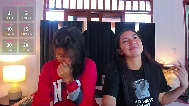 Sofy and Mia online show from 11/11/25, 12:16