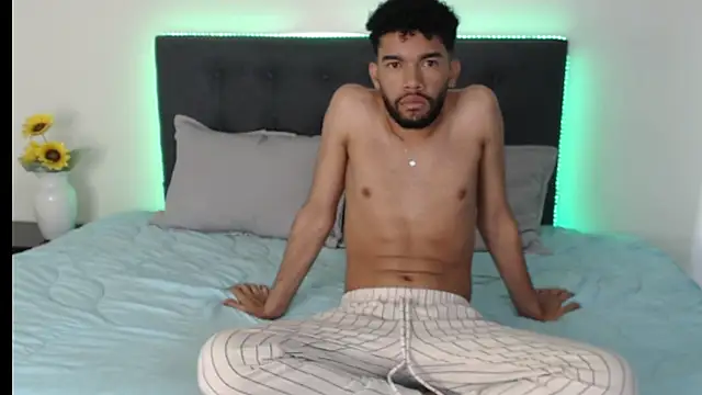 Snapshot of andresnoir_ chatting on 10/07/25, 02:14 andresnoir online show from 10/07/25, 02:14