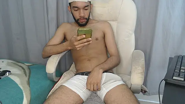 Snapshot of andresnoir_ chatting on 10/19/25, 02:29 andresnoir online show from 10/19/25, 02:29