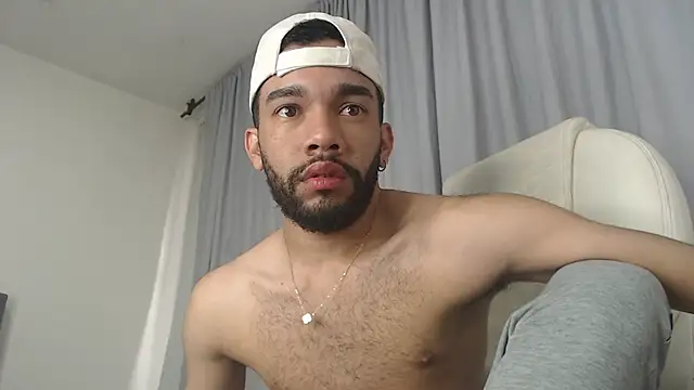 Snapshot of andresnoir_ chatting on 10/30/25, 02:18 andresnoir online show from 10/30/25, 02:18