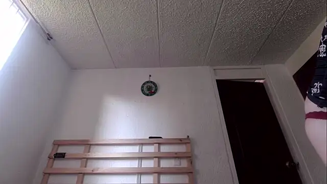 Snapshot of rose_more__ chatting on 11/21/25, 01:32 rose more online show from 11/21/25, 01:32