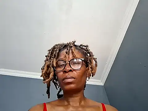 Snapshot of NaughtyCouga chatting on 04/27/26, 10:57 NaughtyCouga online show from 04/27/26, 10:57
