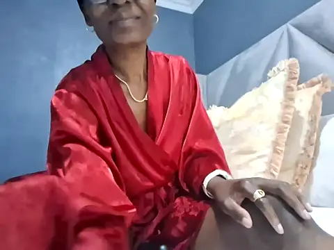 Snapshot of NaughtyCouga chatting on 05/27/26, 05:15 NaughtyCouga online show from 05/27/26, 05:15