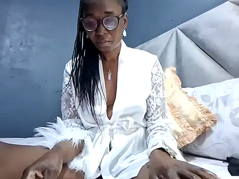 Snapshot of NaughtyCouga chatting on 06/20/26, 05:10 NaughtyCouga online show from 06/20/26, 05:10