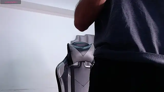 Snapshot of Rurik_Jones chatting on 10/24/25, 12:01 Rurik Jones online show from 10/24/25, 12:01