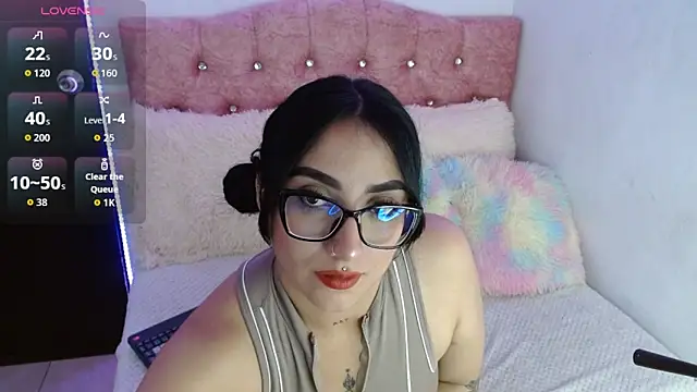 SeleneMore online show from 12/04/25, 04:48